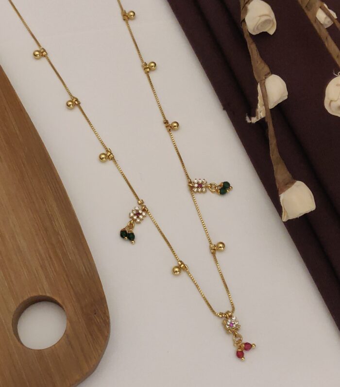 Minimalist Tiny Flower Kemp Necklace