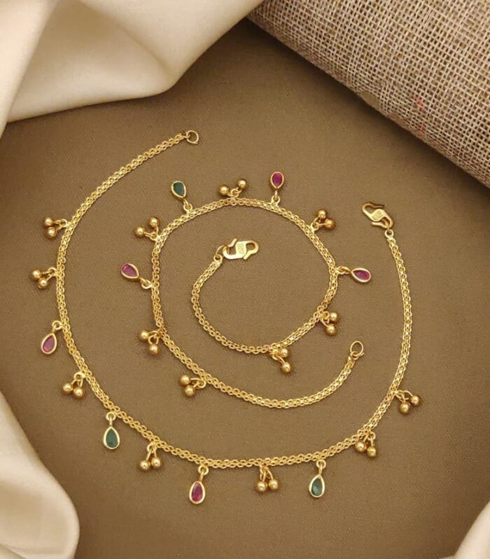 Thnic Golden Ball & Kundan-Style Drop Payal